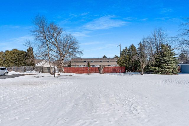 1465 N 8th STREET, Manitowoc, WI 54220