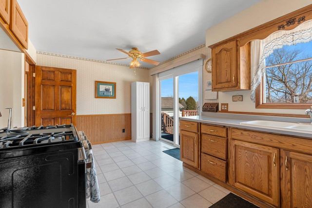 1465 N 8th STREET, Manitowoc, WI 54220