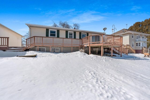 1465 N 8th STREET, Manitowoc, WI 54220