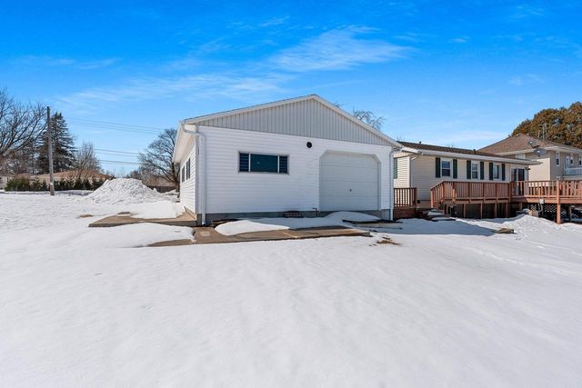 1465 N 8th STREET, Manitowoc, WI 54220