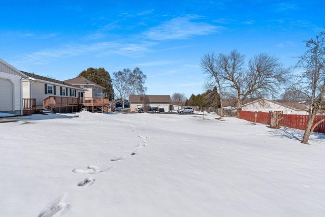 1465 N 8th STREET, Manitowoc, WI 54220