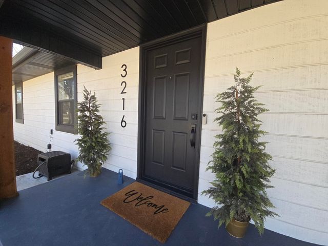 3216 W Ellison Drive, Springfield, MO 65810