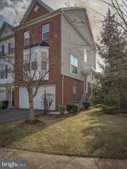 42451 MAGELLAN SQ, Brambleton, VA 20148