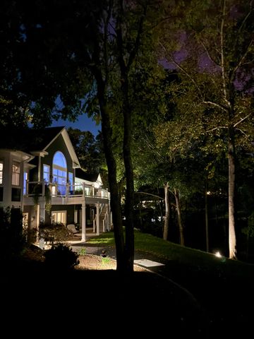 140 Peaks View DR, Moneta, VA 24121