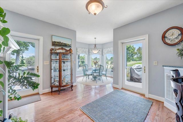 140 Peaks View DR, Moneta, VA 24121