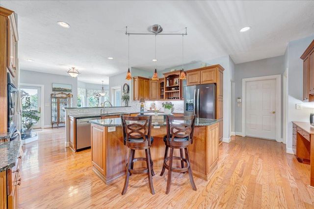 140 Peaks View DR, Moneta, VA 24121