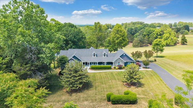 140 Peaks View DR, Moneta, VA 24121