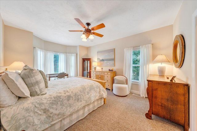 140 Peaks View DR, Moneta, VA 24121