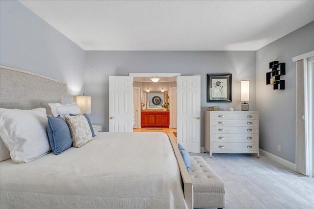 140 Peaks View DR, Moneta, VA 24121