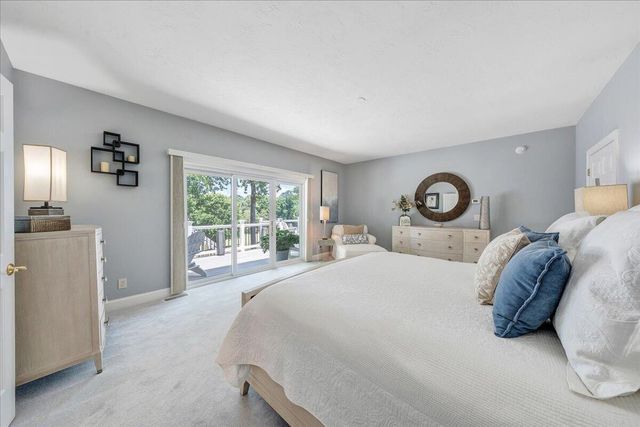 140 Peaks View DR, Moneta, VA 24121
