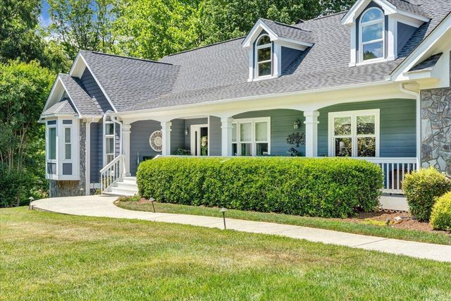 140 Peaks View DR, Moneta, VA 24121