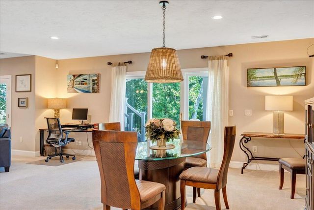 140 Peaks View DR, Moneta, VA 24121