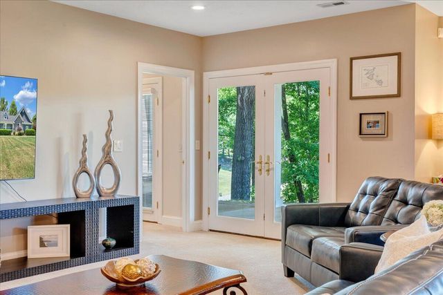 140 Peaks View DR, Moneta, VA 24121