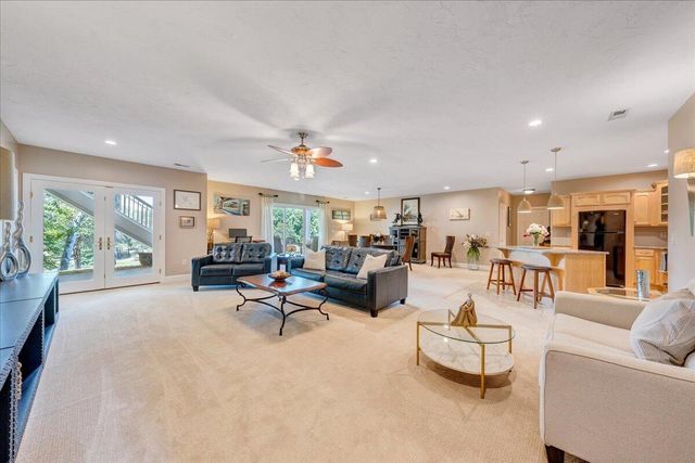 140 Peaks View DR, Moneta, VA 24121