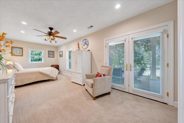 140 Peaks View DR, Moneta, VA 24121