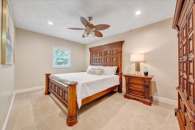 140 Peaks View DR, Moneta, VA 24121