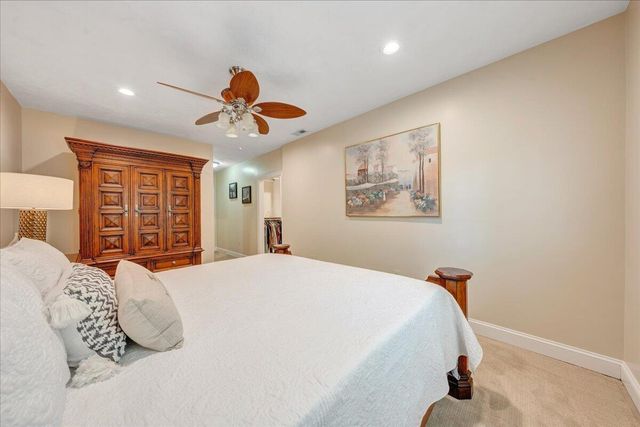140 Peaks View DR, Moneta, VA 24121