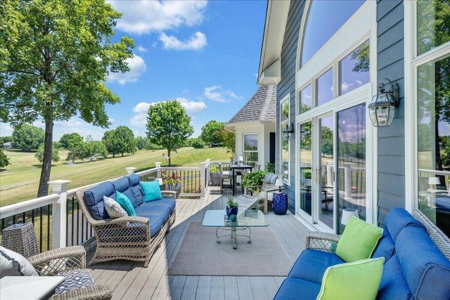 140 Peaks View DR, Moneta, VA 24121