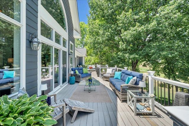 140 Peaks View DR, Moneta, VA 24121