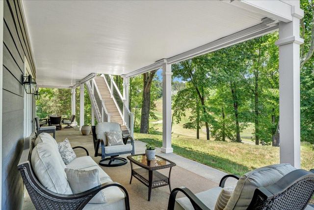 140 Peaks View DR, Moneta, VA 24121