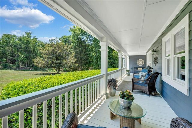 140 Peaks View DR, Moneta, VA 24121