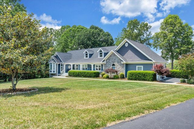 140 Peaks View DR, Moneta, VA 24121