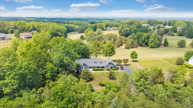 140 Peaks View DR, Moneta, VA 24121