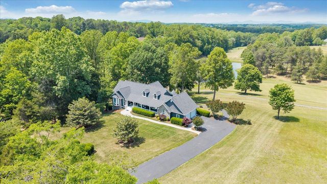 140 Peaks View DR, Moneta, VA 24121