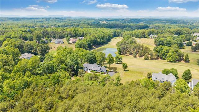 140 Peaks View DR, Moneta, VA 24121