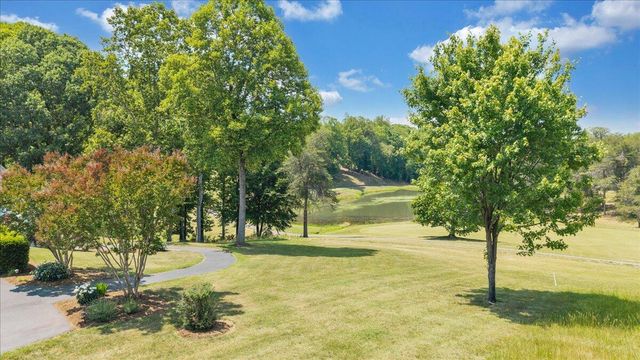 140 Peaks View DR, Moneta, VA 24121