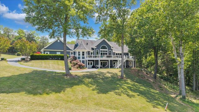 140 Peaks View DR, Moneta, VA 24121