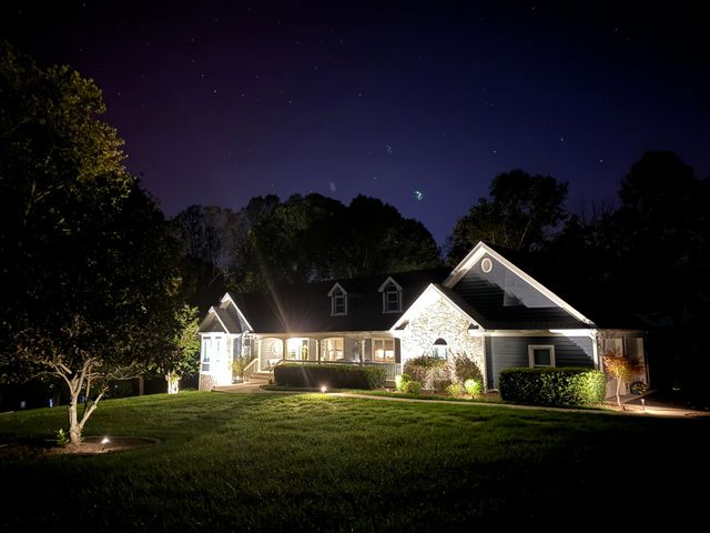 140 Peaks View DR, Moneta, VA 24121