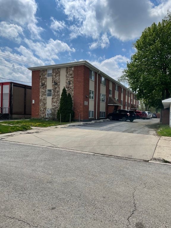 4620 Fishermans Terrace GE, Lyons, IL 60534