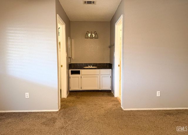 6507 Lost Canyon Court, Bakersfield, CA 93307