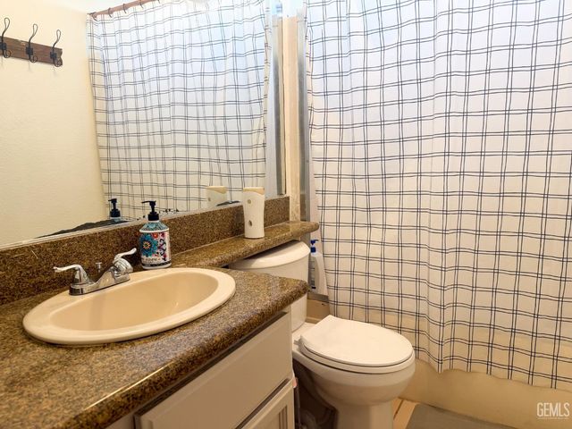 6507 Lost Canyon Court, Bakersfield, CA 93307