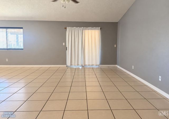 6507 Lost Canyon Court, Bakersfield, CA 93307