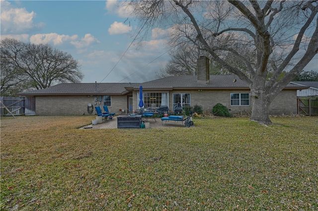 2007 Geney Street, Brenham, TX 77833