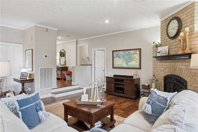 2007 Geney Street, Brenham, TX 77833