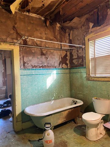 213 Hunt Street, Houston, TX 77003