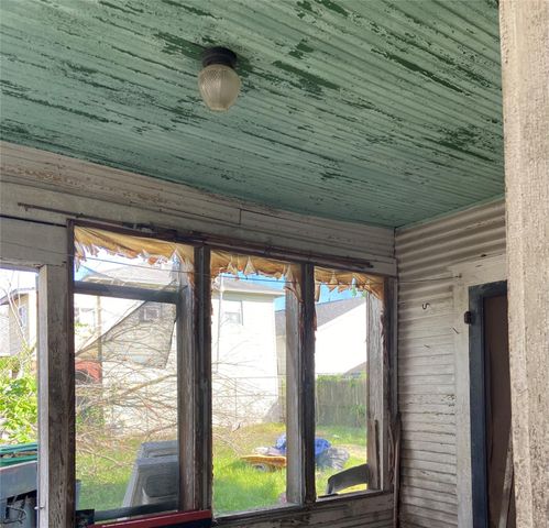 213 Hunt Street, Houston, TX 77003