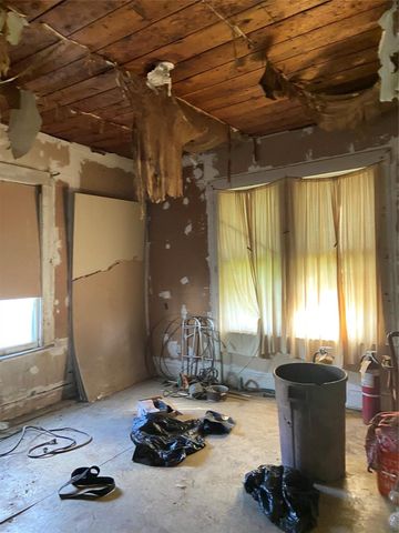 213 Hunt Street, Houston, TX 77003