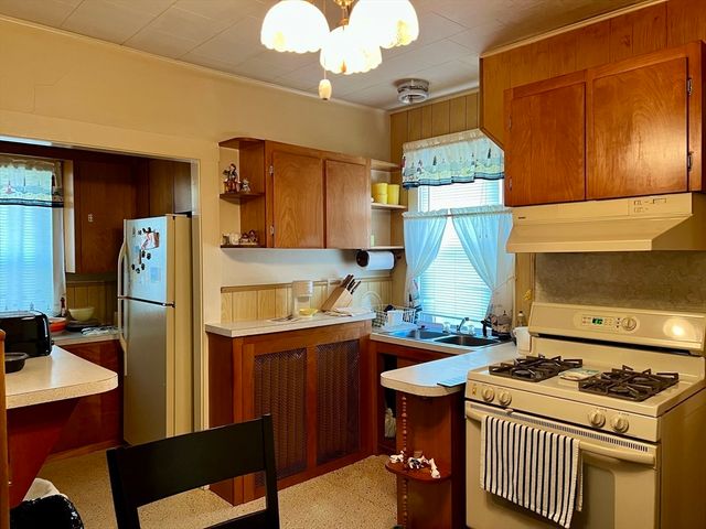 152-154 Chestnut St, New Bedford, MA 02740