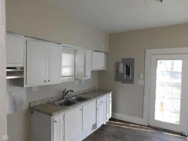 727 W 9th Street, Anderson, IN 46016