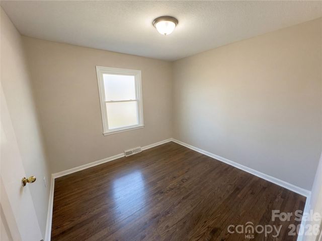 7700 Meadowdale Lane, Charlotte, NC 28212