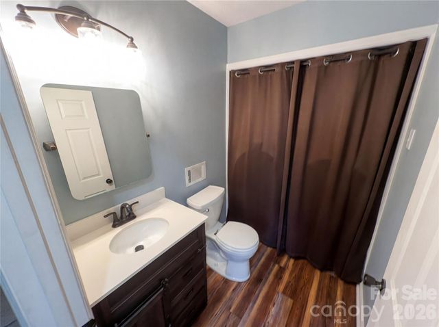 7700 Meadowdale Lane, Charlotte, NC 28212