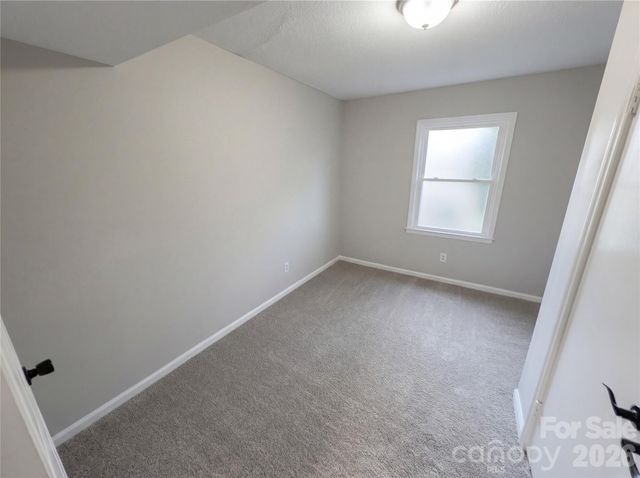 7700 Meadowdale Lane, Charlotte, NC 28212