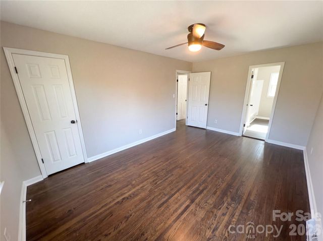 7700 Meadowdale Lane, Charlotte, NC 28212