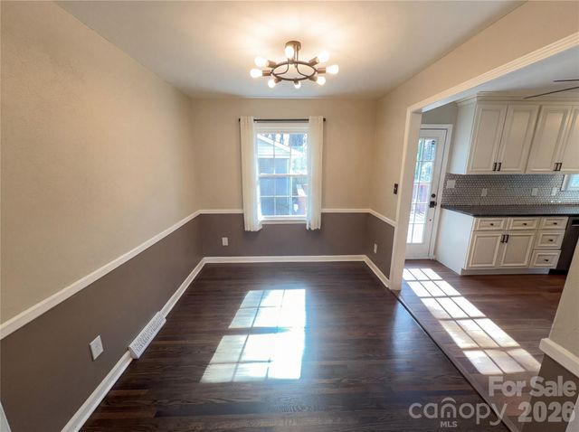 7700 Meadowdale Lane, Charlotte, NC 28212