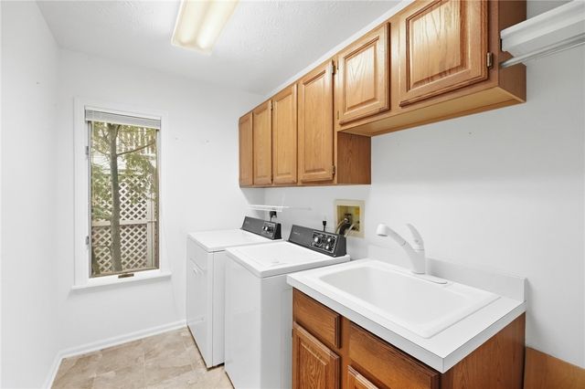 2140 Hidden Woods Boulevard, Beavercreek, OH 45431