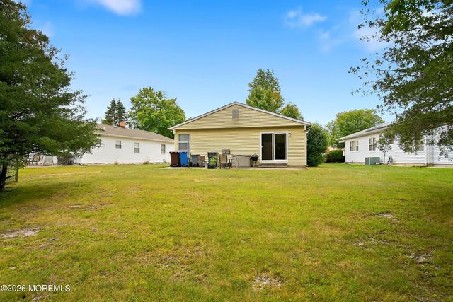 31 Redhook Bay Drive, Toms River, NJ 08757